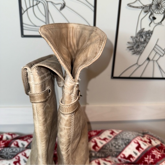 Frye Jane Light Tan Leather Boots